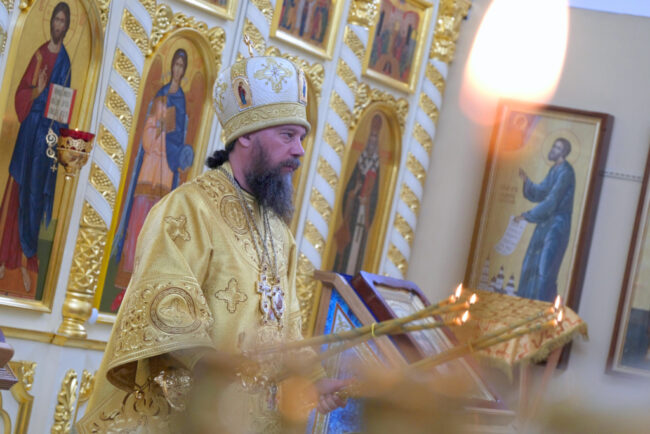 Божественная литургия в неделю Всех святых, в земле Русской просиявших