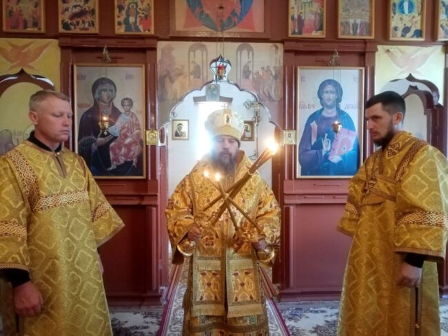 Епископ Николай совершил божественную литургия на Бурятском языке в  Свято – Никольский храме