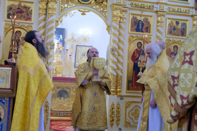 В Прощёное воскресенье епископ Николай совершил Божественную литургию в Казанском кафедральном соборе