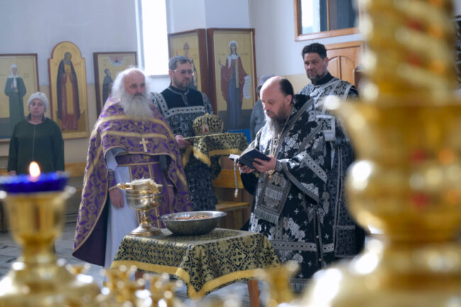 Епископ Николай совершил литургию Преждеосвященных Даров
