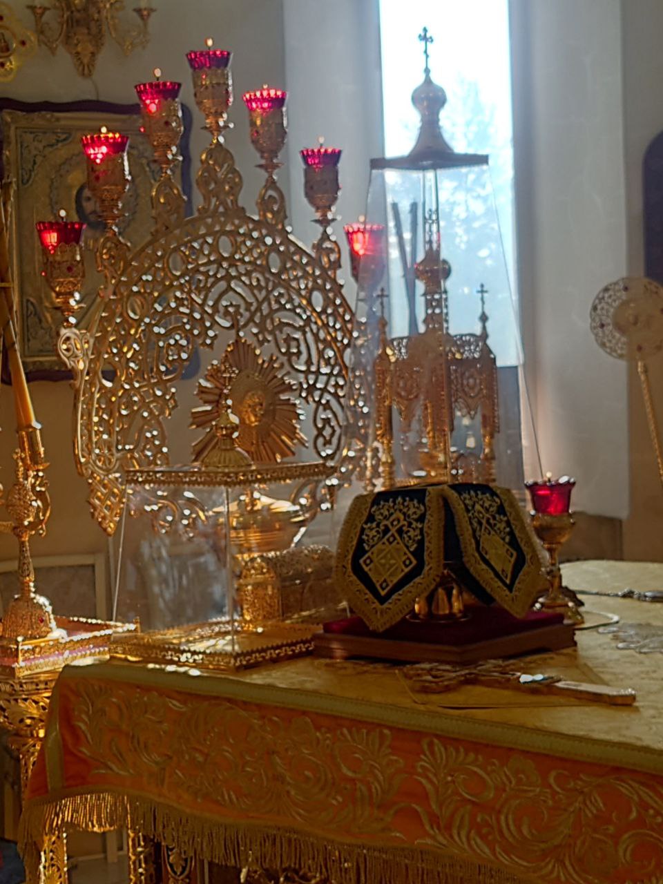 photo_5251556062031189690_y