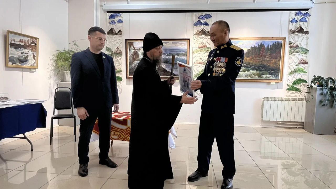 photo_5258425587343234784_y