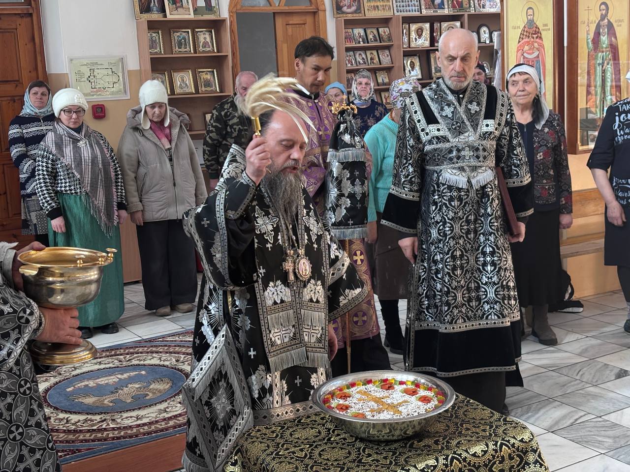 photo_5262599745799132542_y