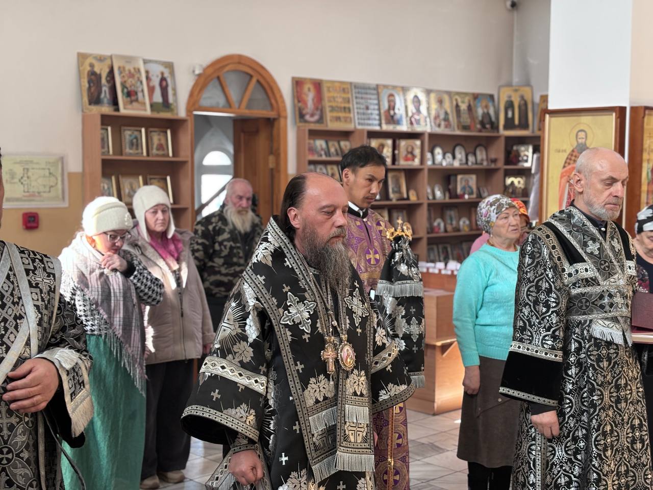 photo_5262599745799132565_y