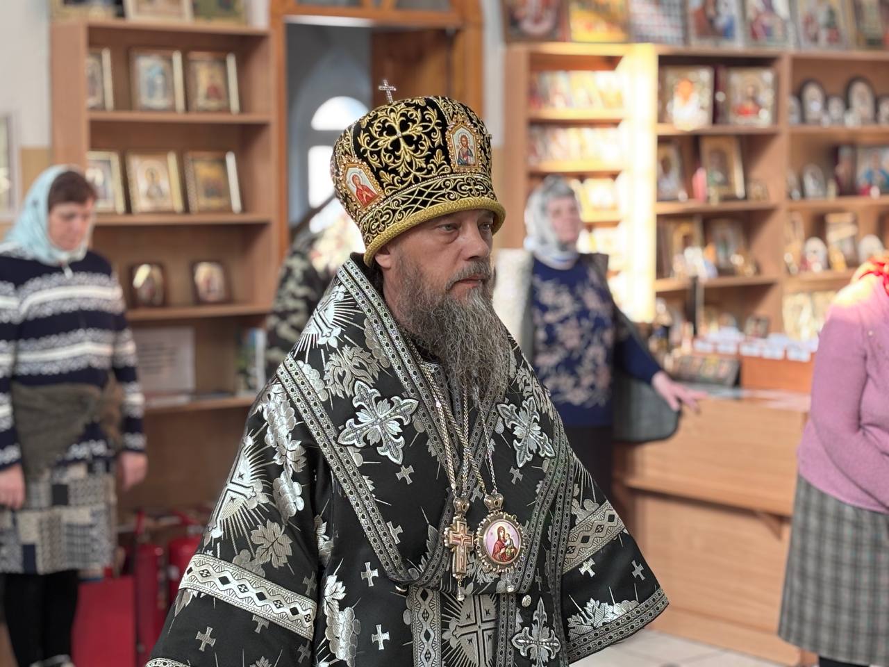 photo_5262599745799132607_y