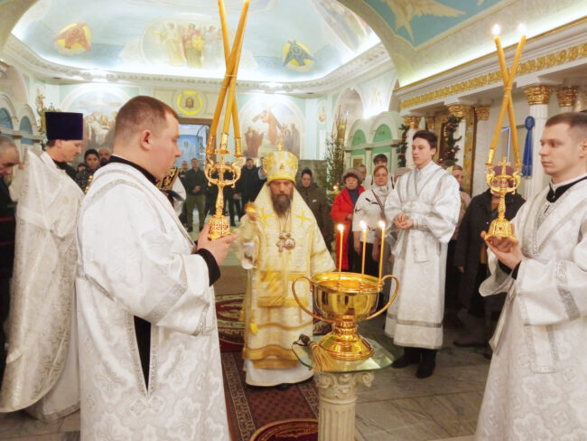 В день праздника Крещения Господня епископ Николай  совершил Литургию и чин великого освящения воды в г.Балашиха